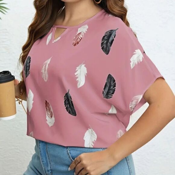 Plus Size Feather Print Cut Out Short Sleeve Top Sz 4X - Picture 4 of 4